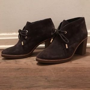 Brown suede Tory Burch boots with a heel Worn once